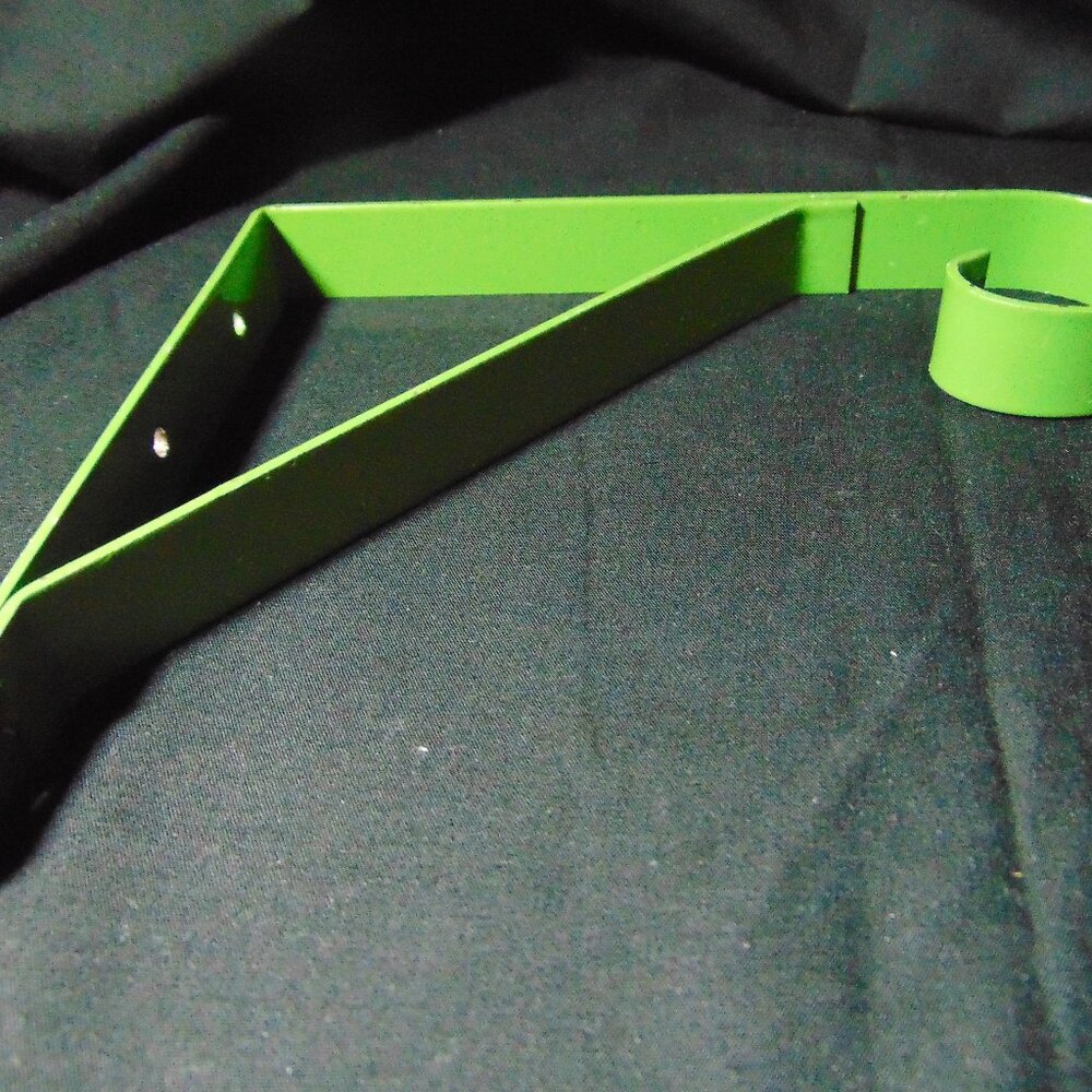 PLANT HANGER BRACKET for Hanging Plant or Flower Pots, Lime Green, 6.75 x 5.5 in